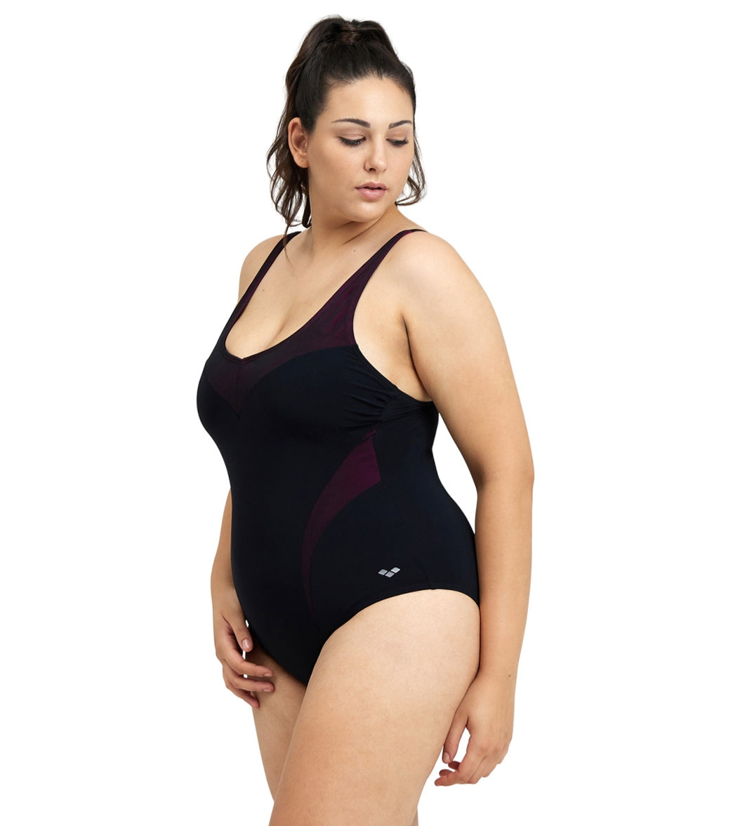 Arena Women's Plus Size Isabel Light Cross Back One Piece Swimsuit at  SwimOutlet.com